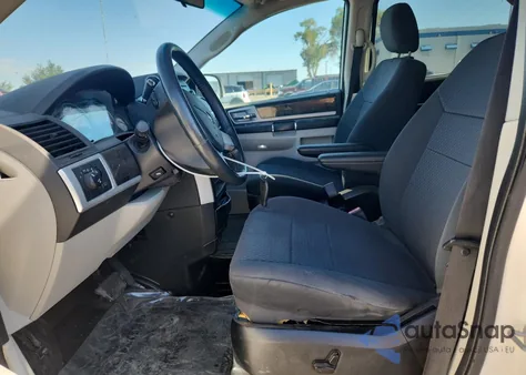 2010 Dodge Grand Caravan Sxt z USA, uszkodzony, nr VIN 2D4RN5D16AR215711